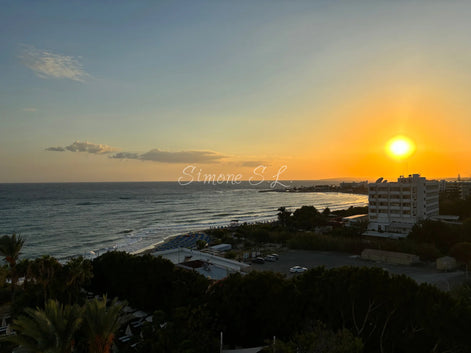 Ocean and Gold Sun (photo)