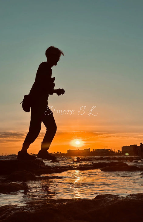 The Floating Man (photo)